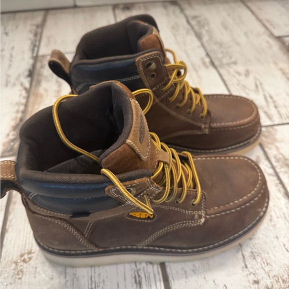 Keen Cincinnati Boots - Picture 2 of 11